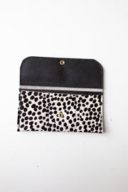 Snap Wallet-Snow Leopard